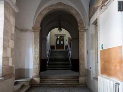 Non ci � possibile invece accedere al secondo piano per via dei lavori di ristrutturazione